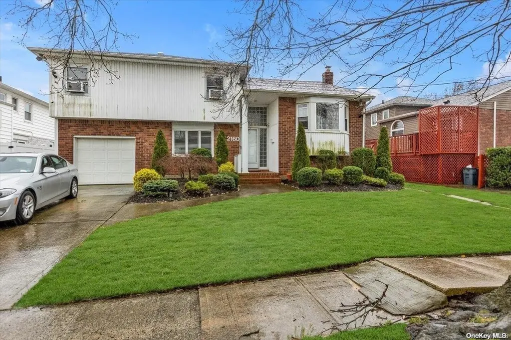 2160 Brighton Way Merrick NY 11566