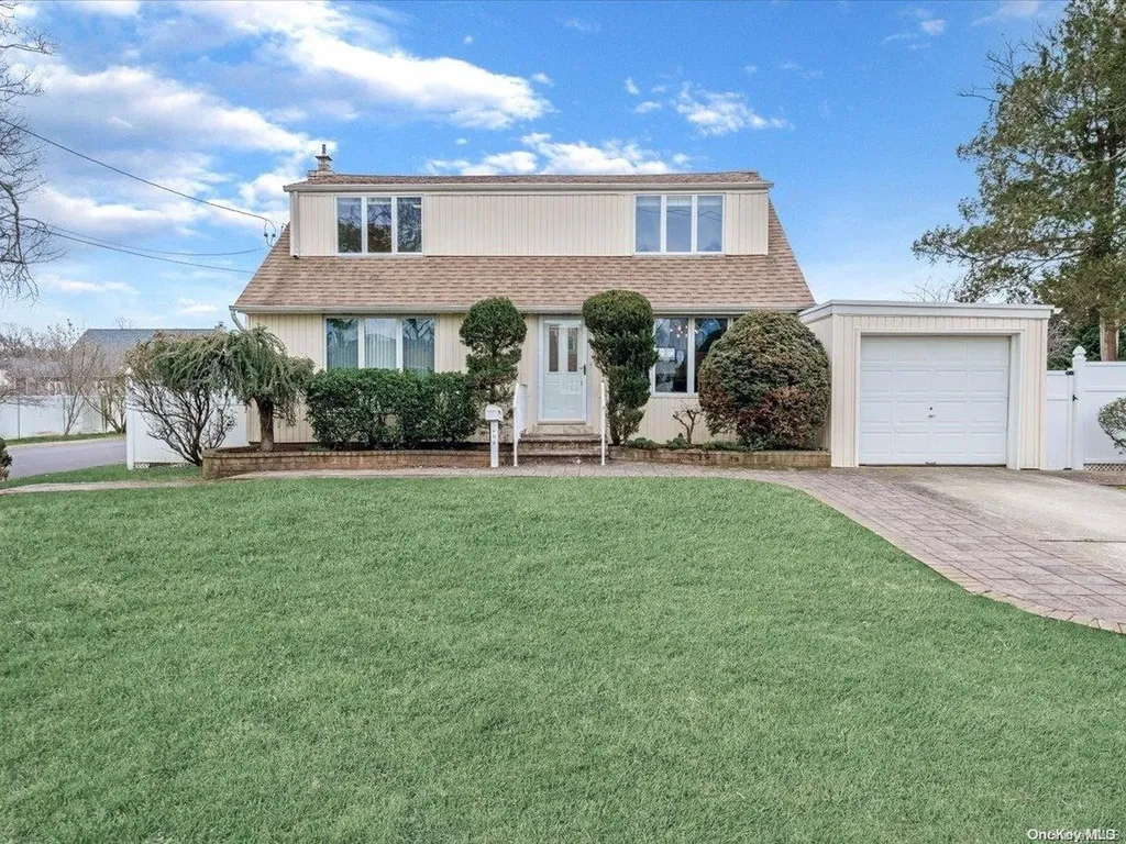 256 Jerusalem Avenue Massapequa NY 11758