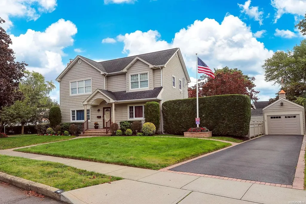 46 Briarcliff Drive Merrick NY 11566