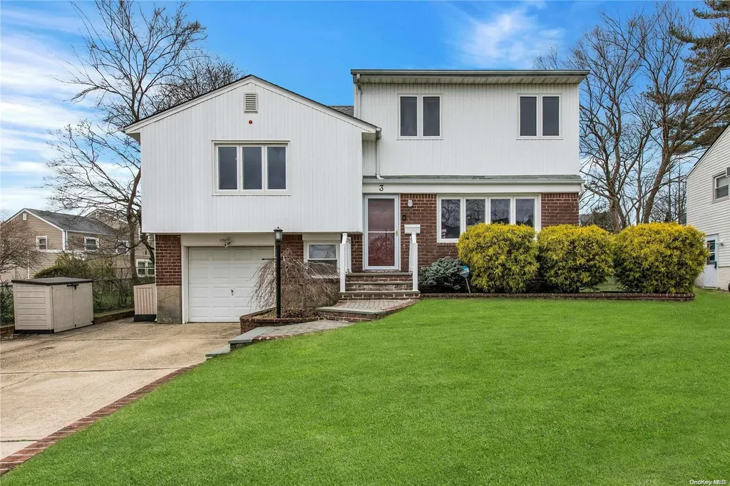 3 Pearl Drive Plainview NY 11803