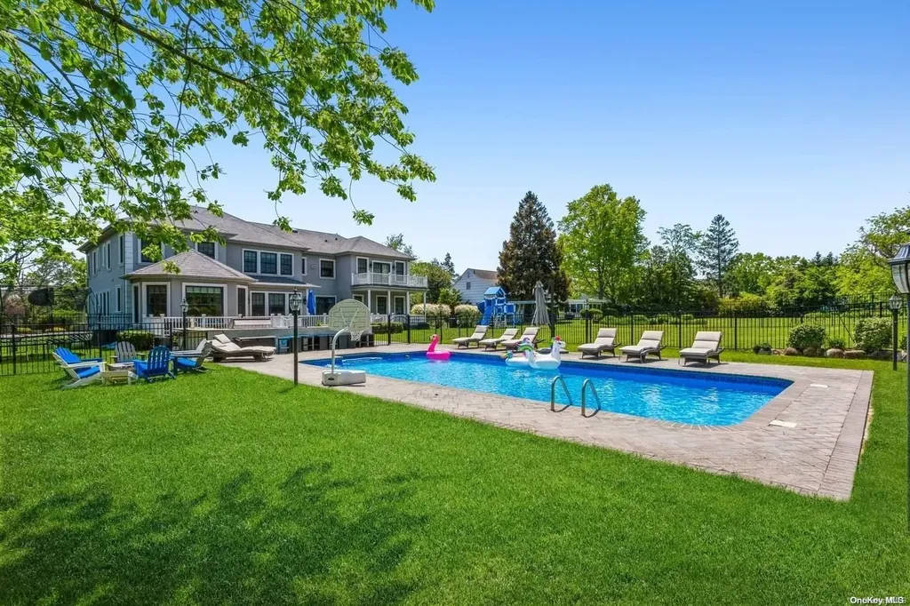 302 Hewlett Neck Road Hewlett Neck NY 11598