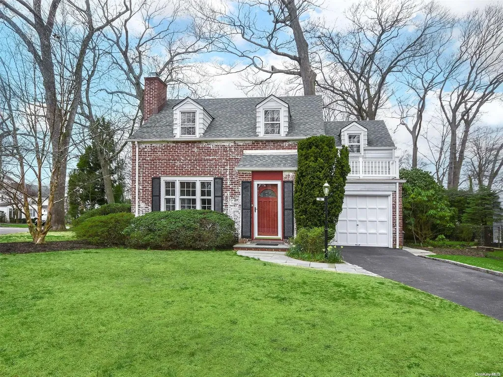 18 Polly Lane Glen Head NY 11545