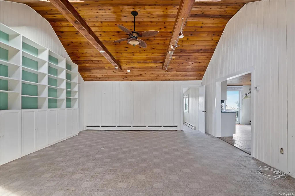 35 Gardners Lane Hampton Bays NY 11946