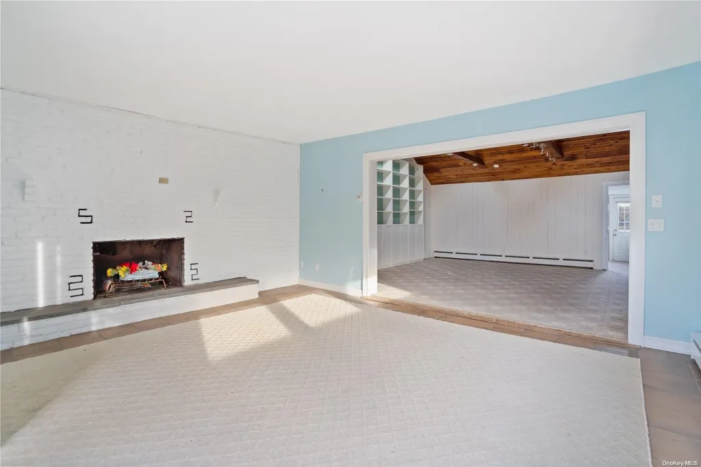 35 Gardners Lane Hampton Bays NY 11946