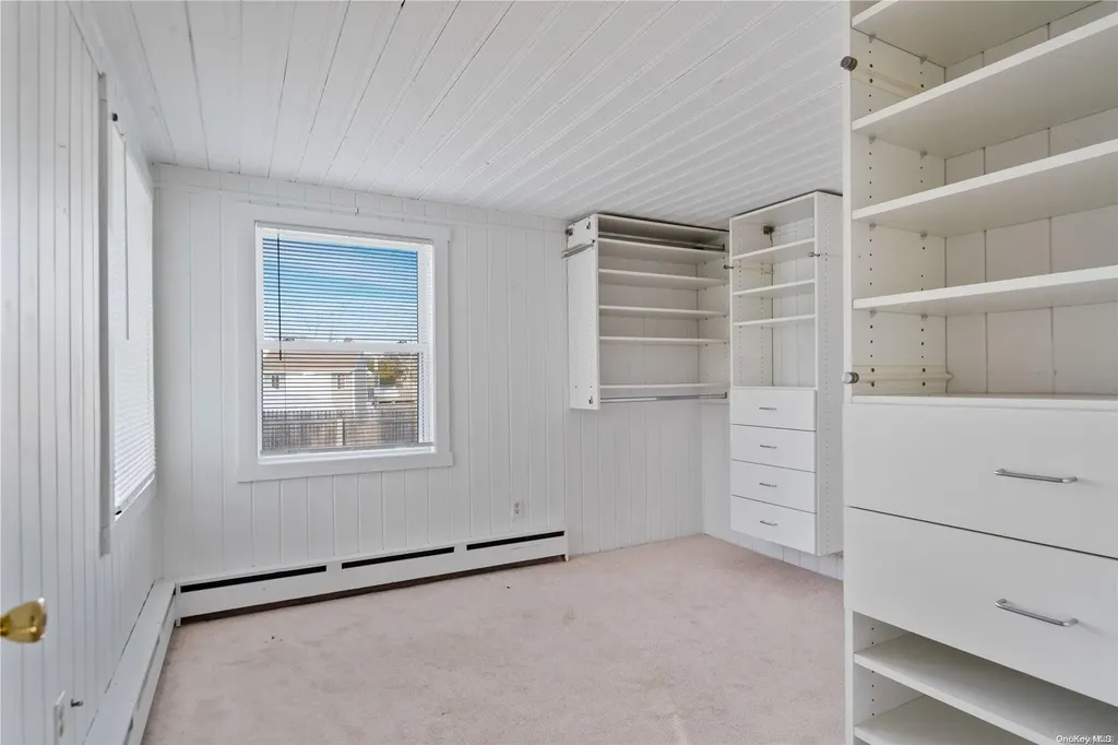 35 Gardners Lane Hampton Bays NY 11946