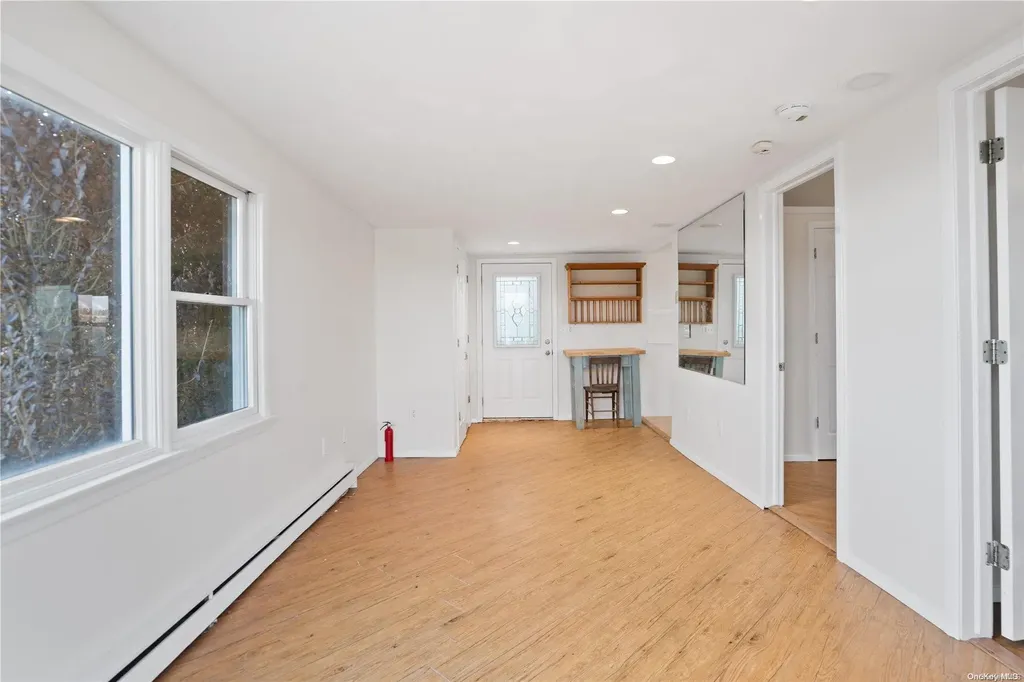 35 Gardners Lane Hampton Bays NY 11946