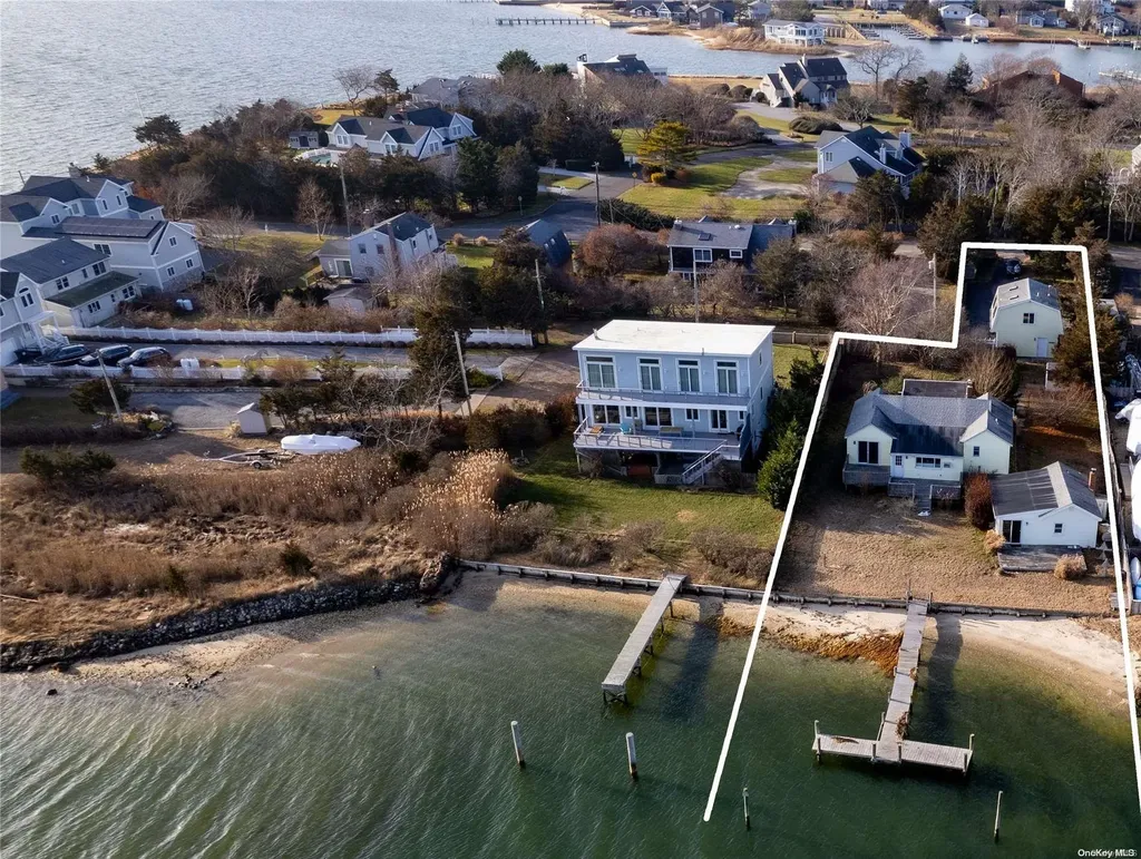 35 Gardners Lane Hampton Bays NY 11946