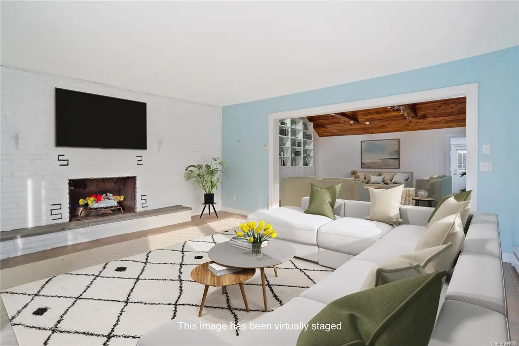 35 Gardners Lane Hampton Bays NY 11946
