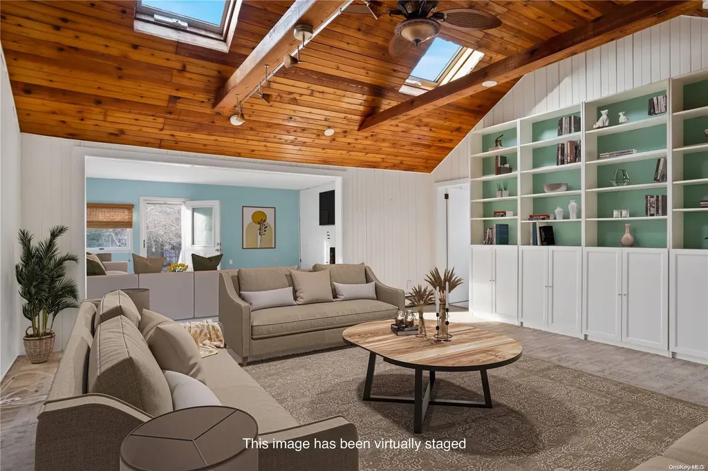 35 Gardners Lane Hampton Bays NY 11946