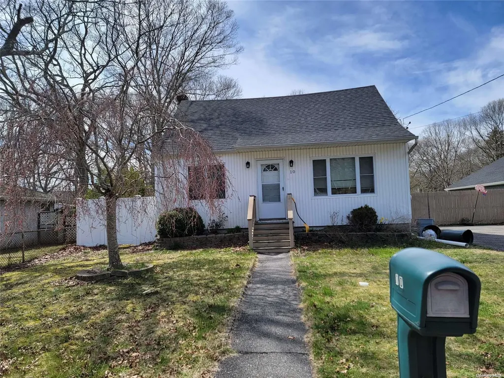 10 Claremont Drive Mastic Beach NY 11951