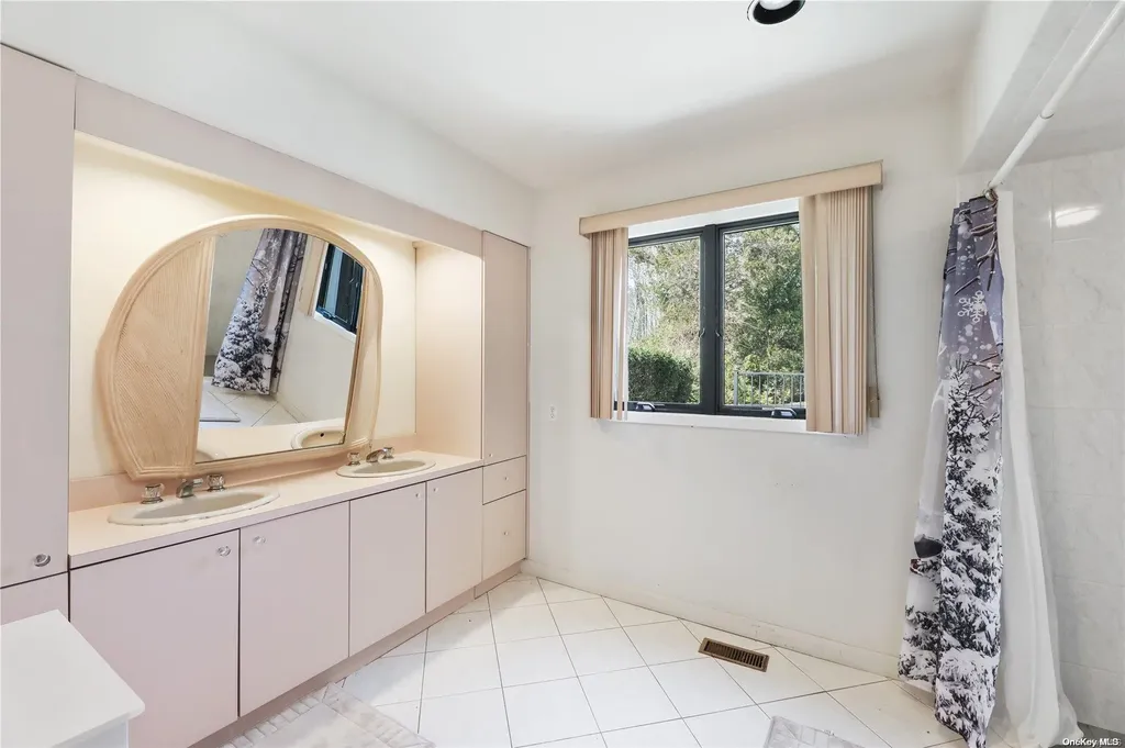 37 Bay Woods Drive Hampton Bays NY 11946