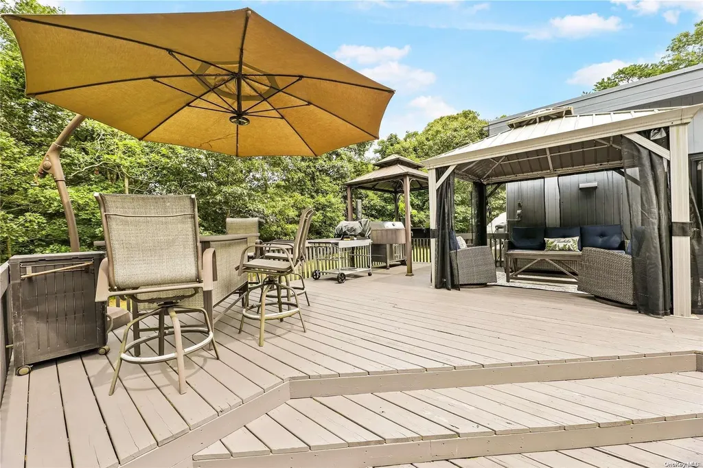 37 Bay Woods Drive Hampton Bays NY 11946