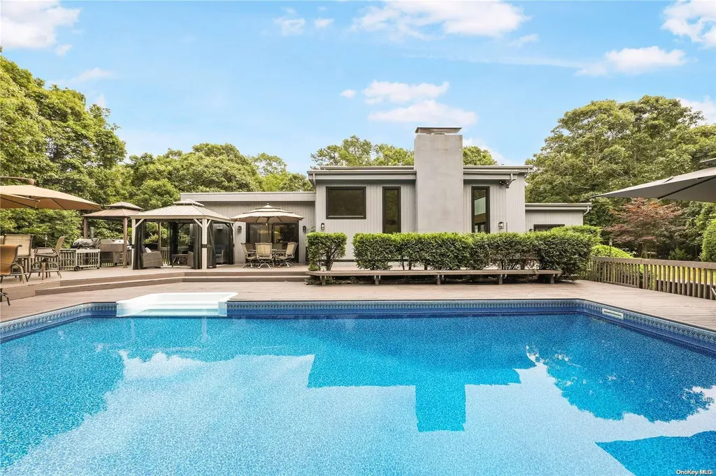 37 Bay Woods Drive Hampton Bays NY 11946