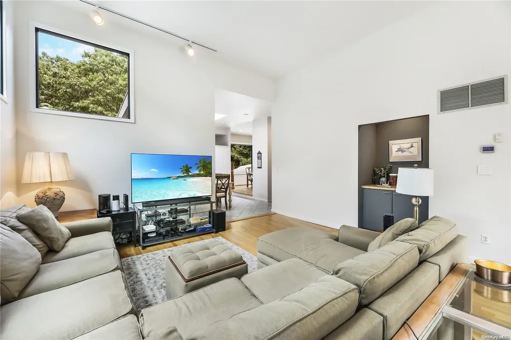37 Bay Woods Drive Hampton Bays NY 11946