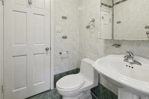 76-15 168th Street Fresh Meadows NY 11366