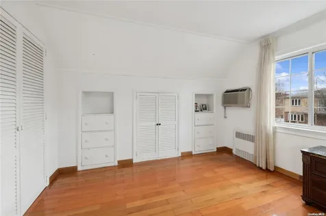 76-15 168th Street Fresh Meadows NY 11366