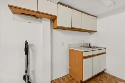 76-15 168th Street Fresh Meadows NY 11366