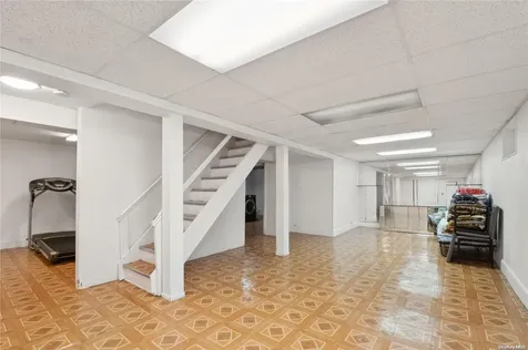 76-15 168th Street Fresh Meadows NY 11366