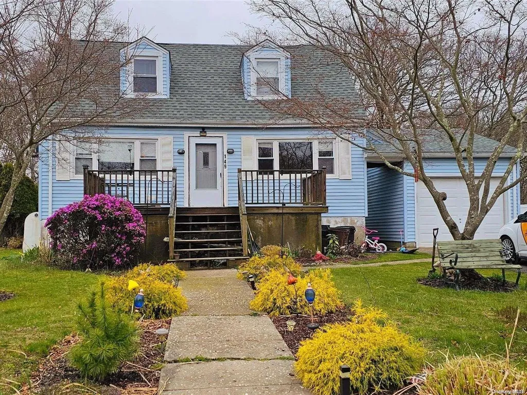 149 Meadowmere Avenue Mastic NY 11950