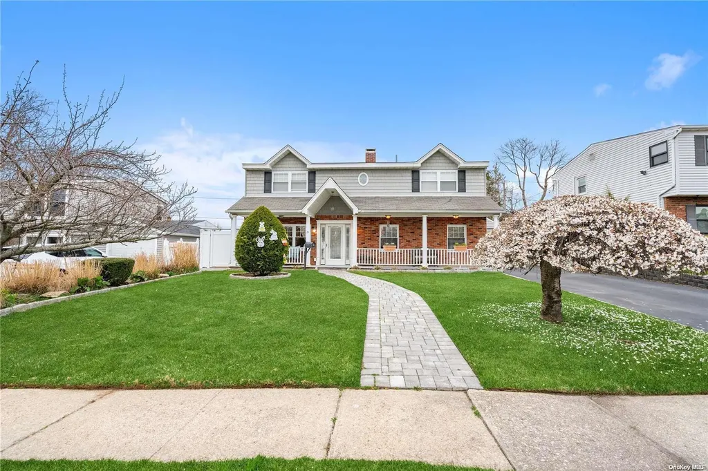 15 Cooper Lane Levittown NY 11756