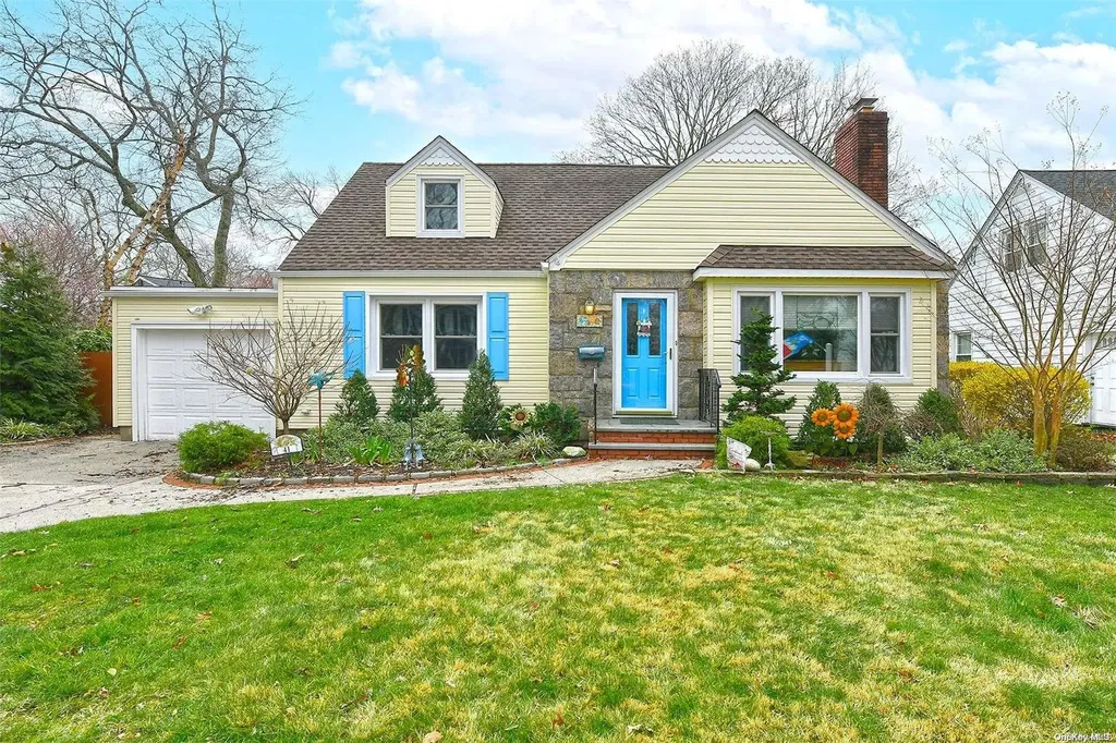 41 Earl Drive Merrick NY 11566