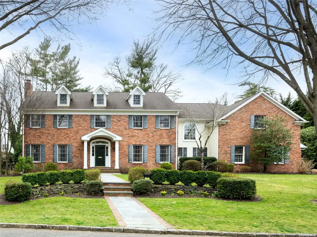 55 Brookside Drive Manhasset NY 11030