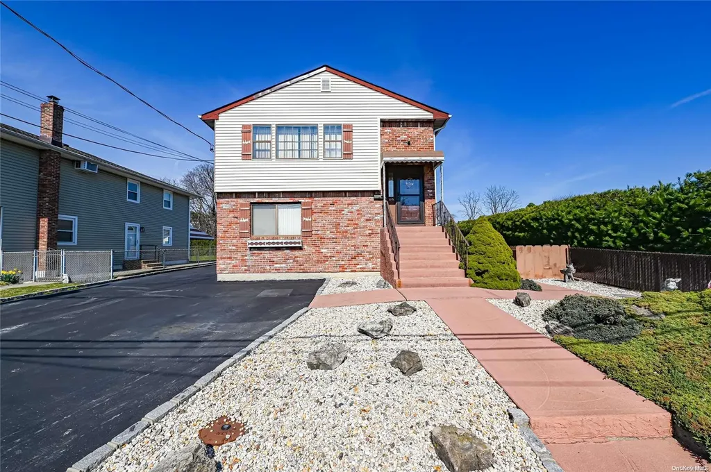 40 Locust Avenue Bethpage NY 11714