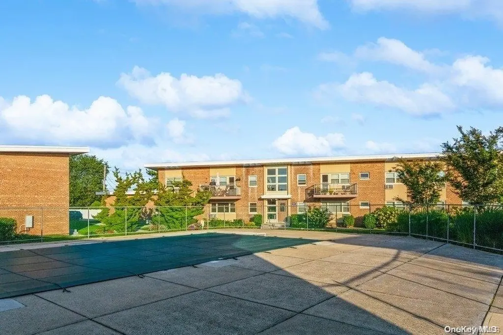 4 Rose Street Oceanside NY 11572