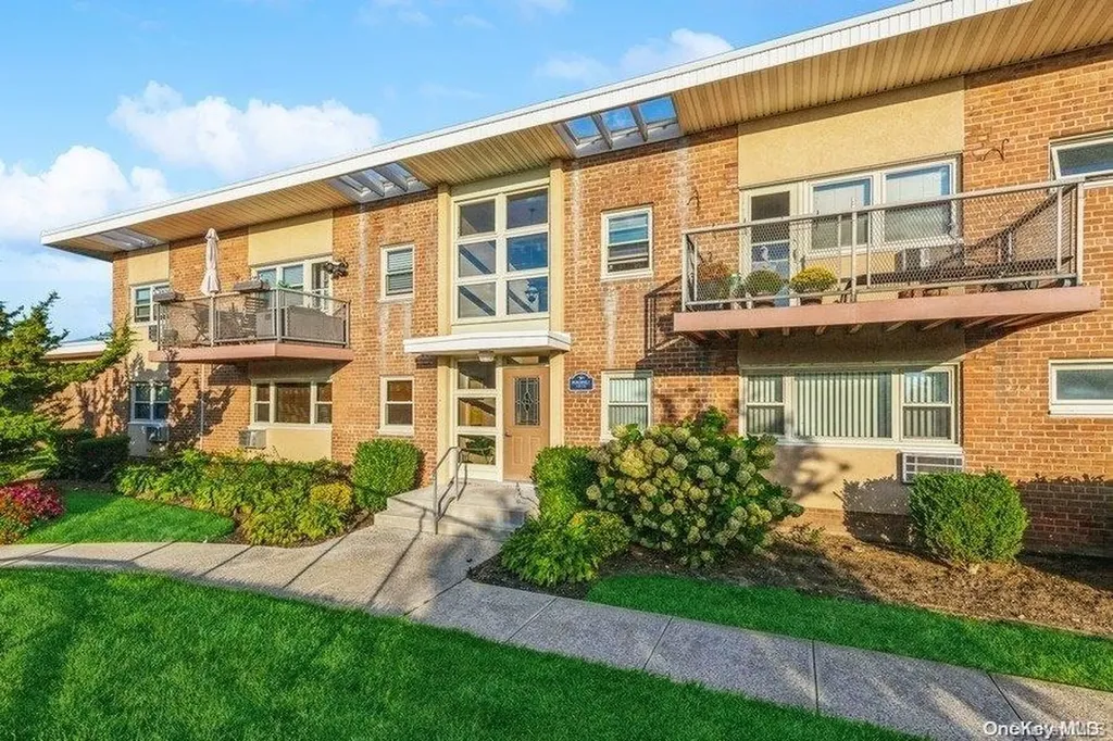 4 Rose Street Oceanside NY 11572