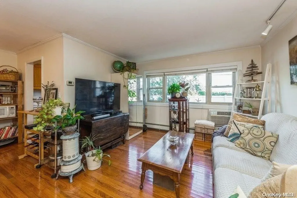 4 Rose Street Oceanside NY 11572