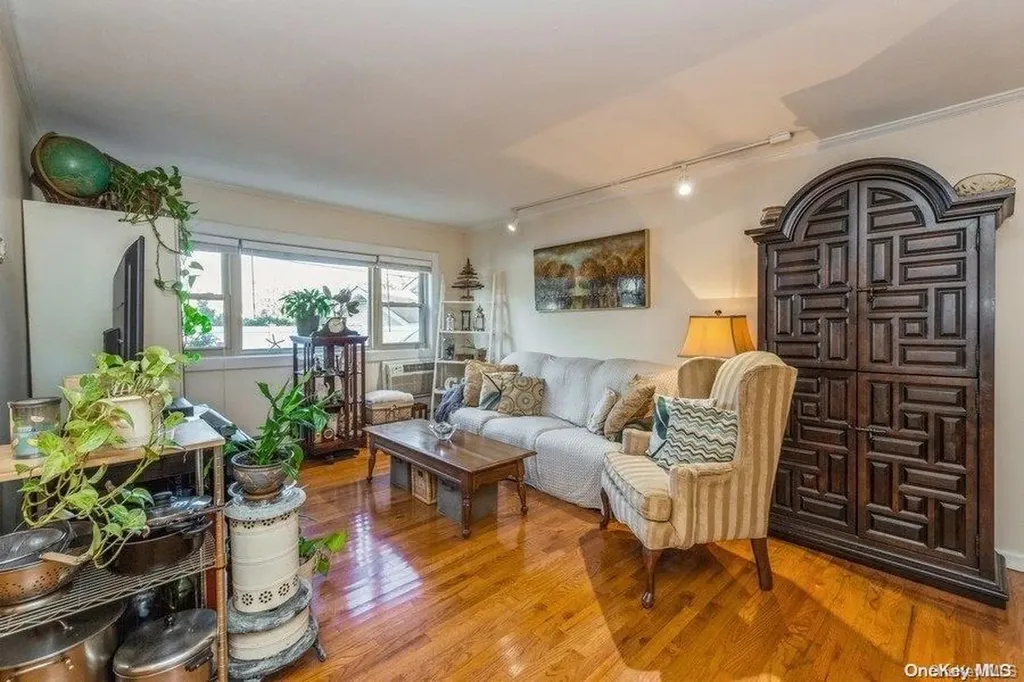 4 Rose Street Oceanside NY 11572