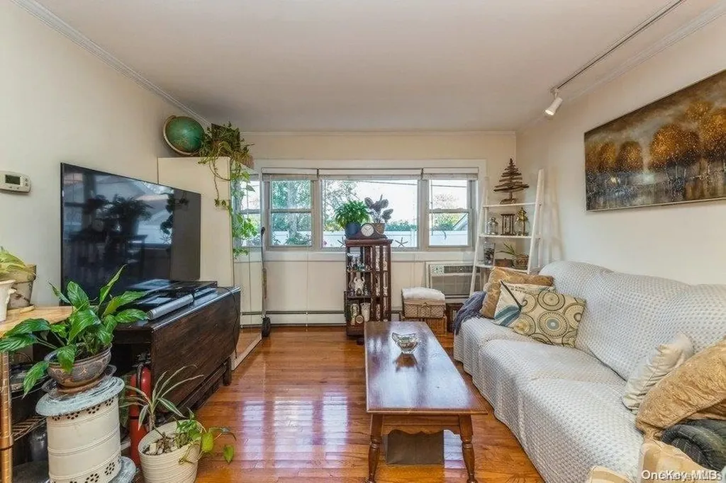 4 Rose Street Oceanside NY 11572