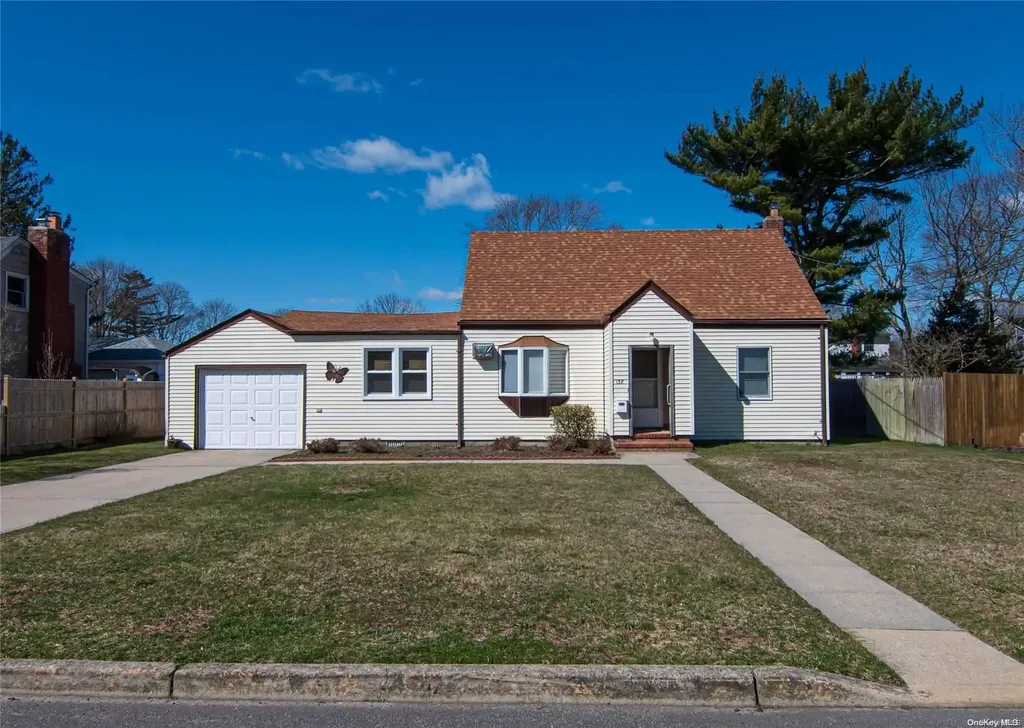 138 Roe Avenue East Patchogue NY 11772
