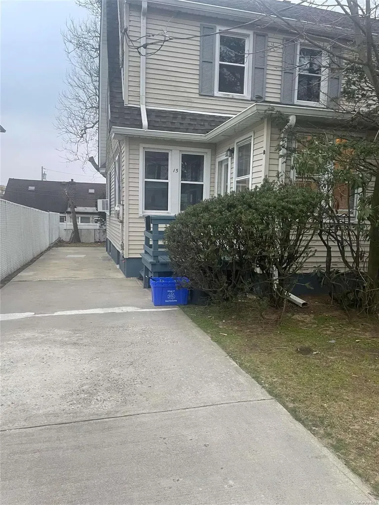 15-17 Oceanview Road Lynbrook NY 11563