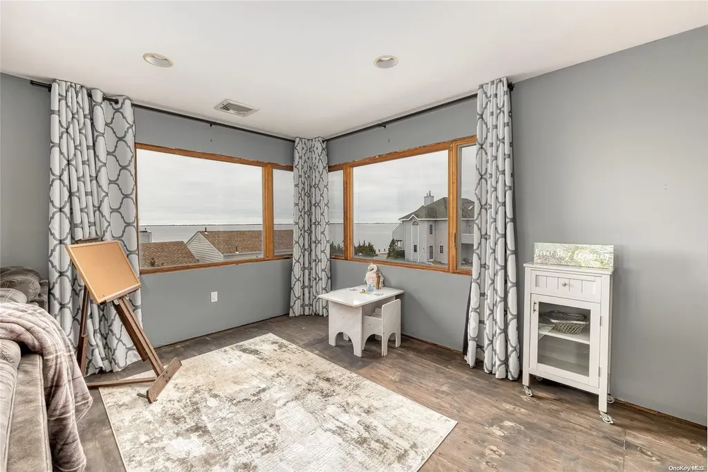 624 Fire Island Avenue Babylon NY 11702