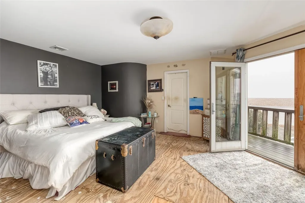 624 Fire Island Avenue Babylon NY 11702