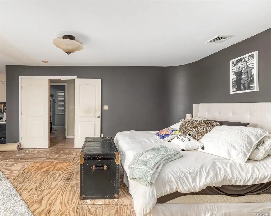 624 Fire Island Avenue Babylon NY 11702