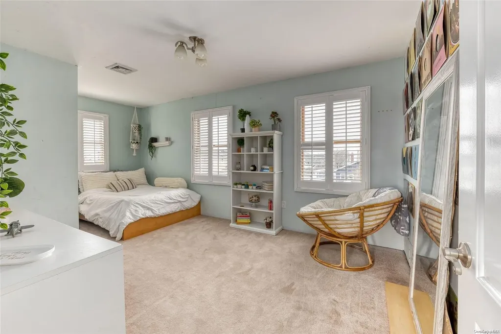 624 Fire Island Avenue Babylon NY 11702