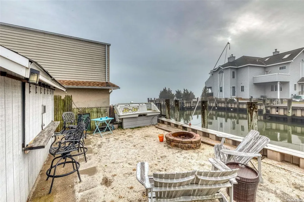 624 Fire Island Avenue Babylon NY 11702