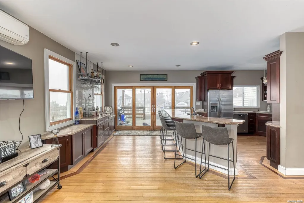 624 Fire Island Avenue Babylon NY 11702