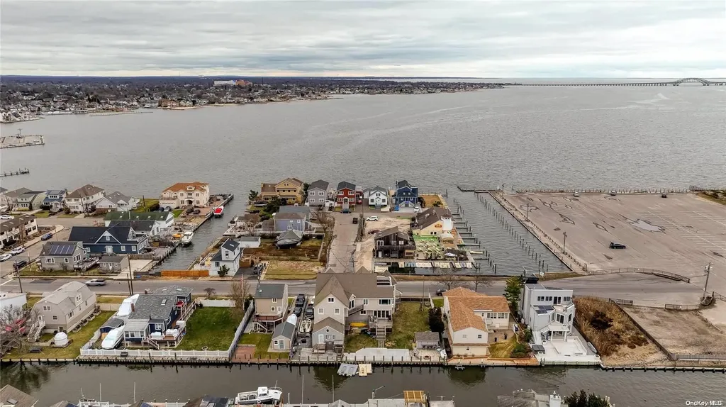 624 Fire Island Avenue Babylon NY 11702