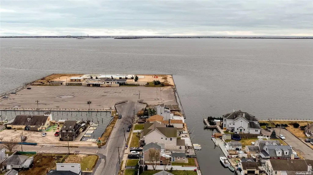 624 Fire Island Avenue Babylon NY 11702