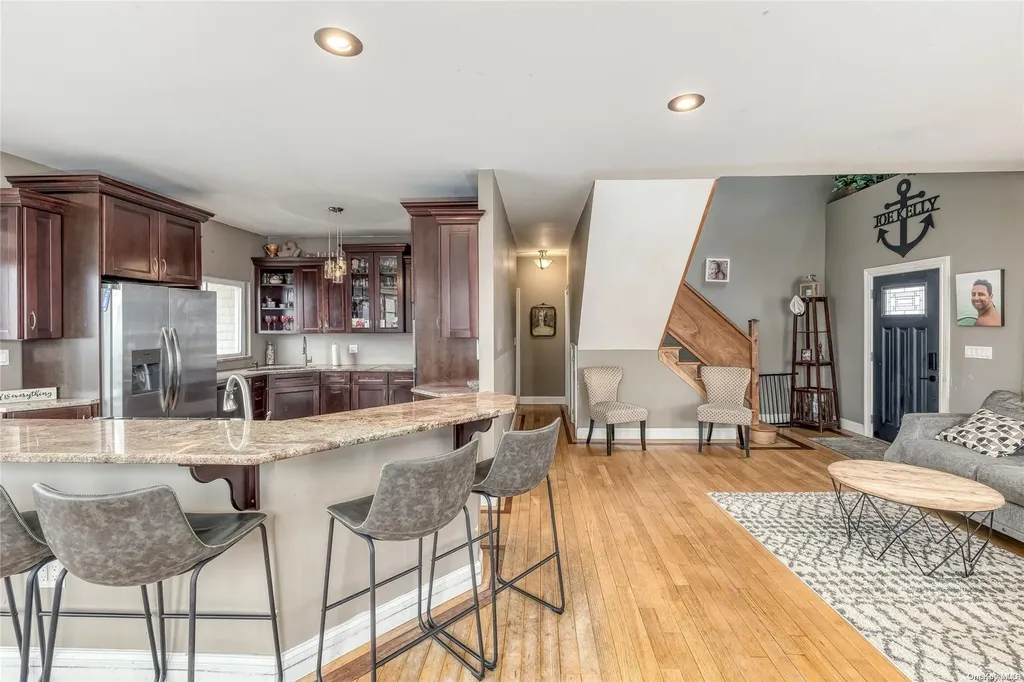 624 Fire Island Avenue Babylon NY 11702