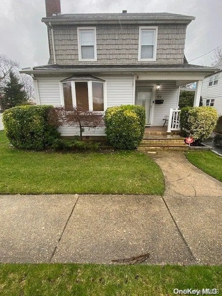 51 Washington Avenue Mineola NY 11501