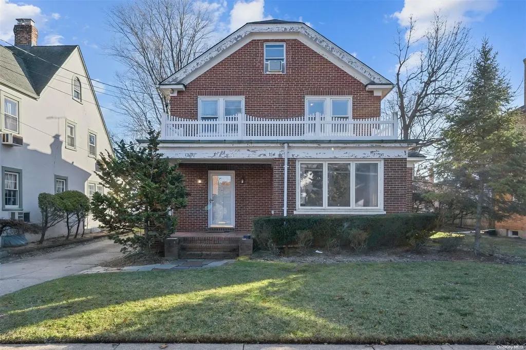 1081 Quentin Place Woodmere NY 11598