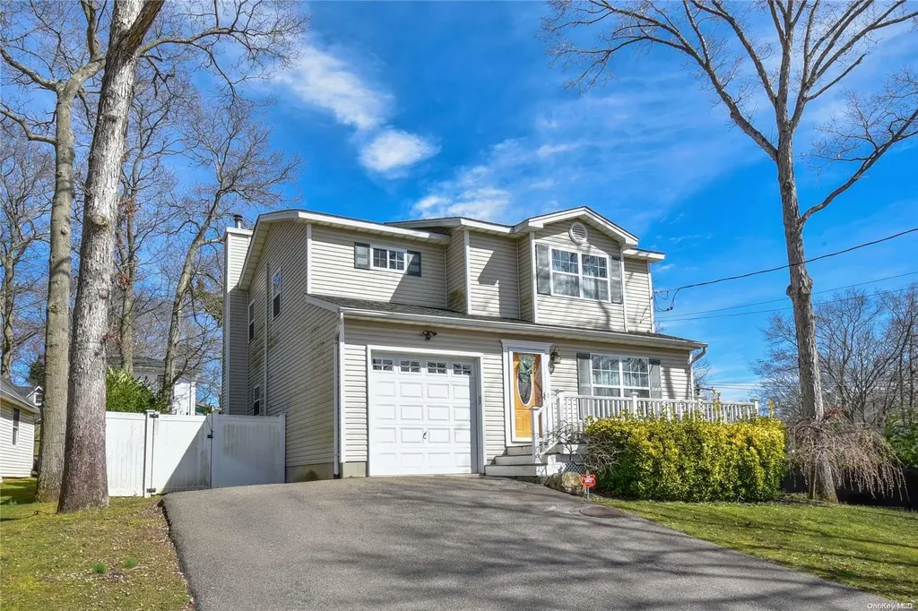 27 Mitchell Drive Sound Beach NY 11789