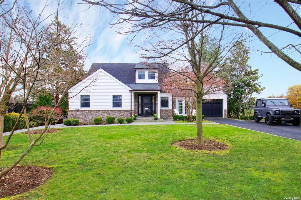 86 Memorial Place Manhasset NY 11030