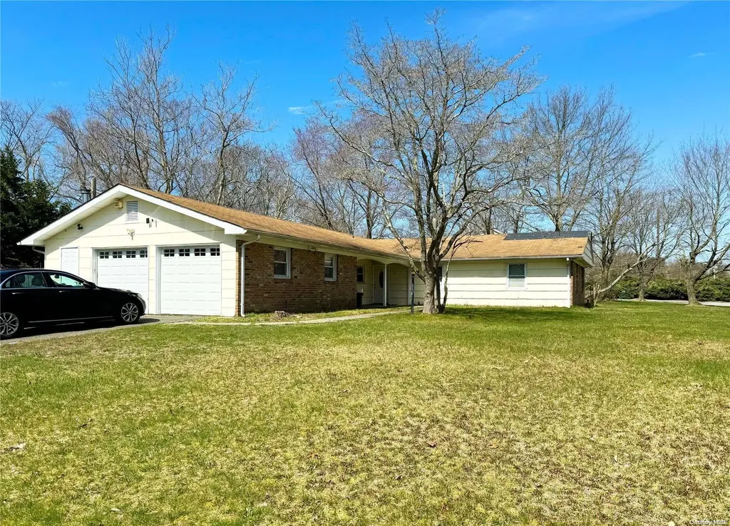 40 Manchester Lane Stony Brook NY 11790