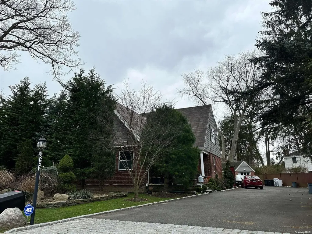 252 Jericho Turnpike Westbury NY 11590