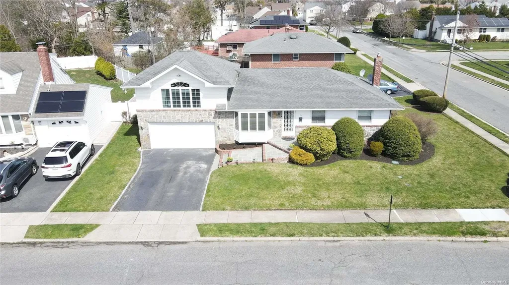 24 Evelyn Drive Syosset NY 11791